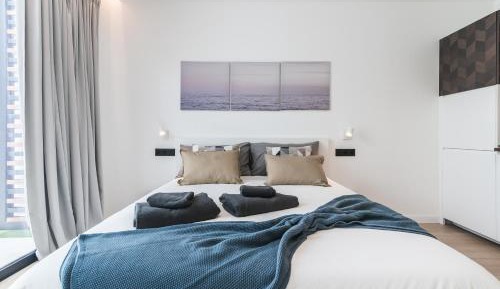 Queen Room with Pool View
