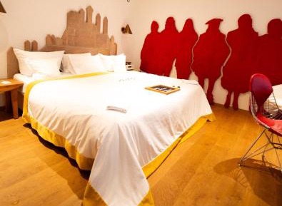 Double Room for Single Use