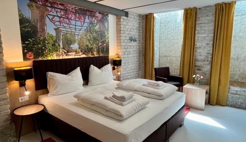 Double or Twin Room with Shared Bathroom