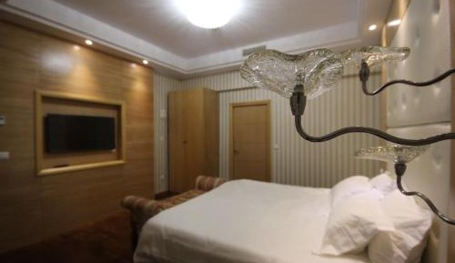 Superior King Suite