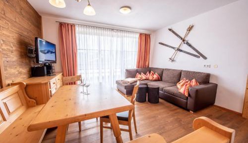 Apartment with Mountain View