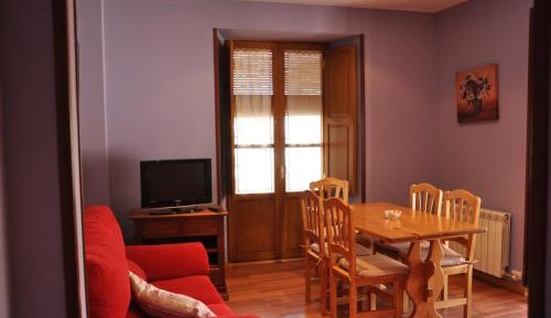 Two-Bedroom Apartment (4 Adults)