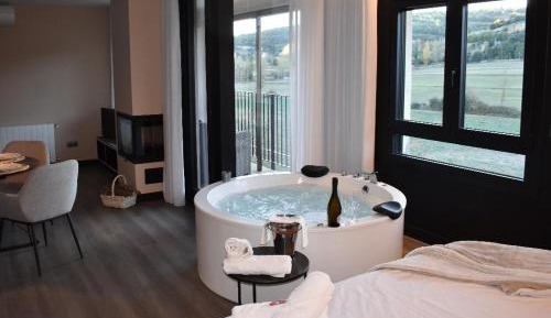 One-Bedroom Apartment with Balcony