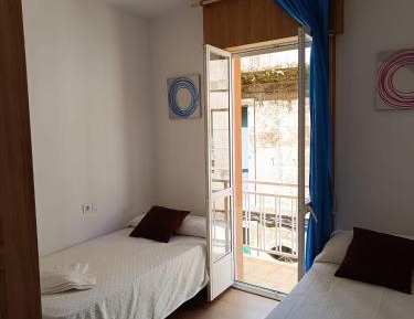 Twin Room with Shared Toilet