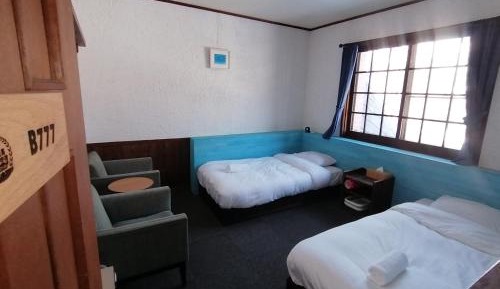 Standard Twin Room with Shared Bathroom
