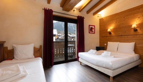 Triple Room with Balcony Mont Blanc side