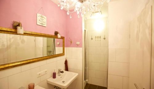 Queen Room with Shared Bathroom