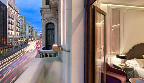 Grand Deluxe Double or Twin Room with City View