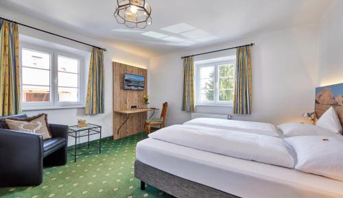 Double Room with Private Bathroom