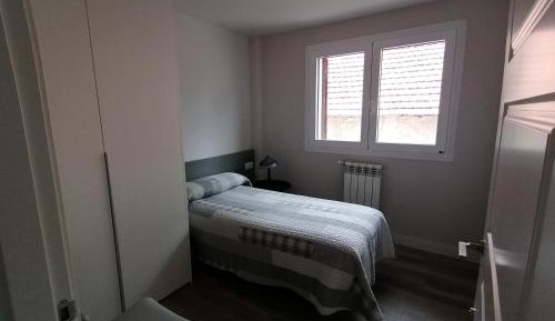 Single Room with Shared Bathroom