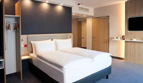 Standard Queen Room - Accessible