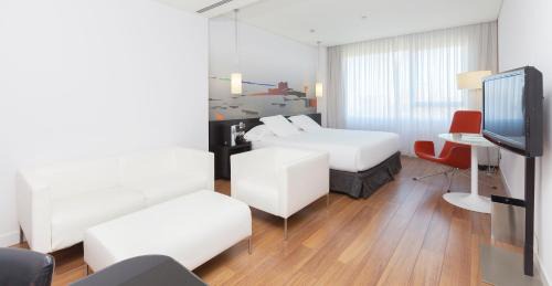  Executive Double or Twin Room with free airport shuttle