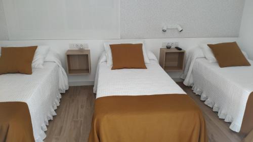 Superior Triple Room with Private Bathroom