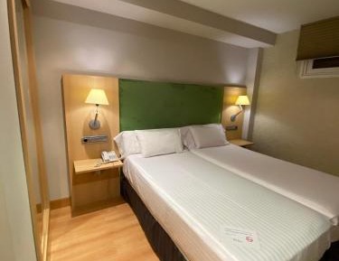 Interior Twin Room with Shower
