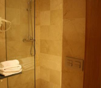Twin Room with Private Bathroom