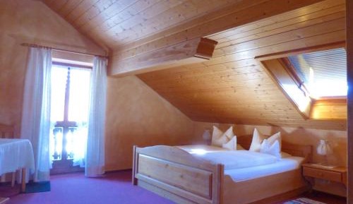 One-Bedroom Apartment with Balcony