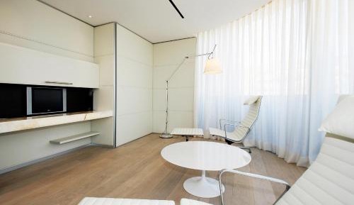 Junior Suite with Executive Lounge Access