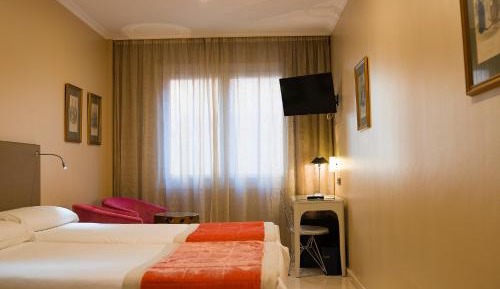 Double or Twin Room with Parking