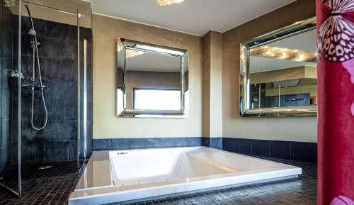 Alcove Suite