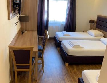 Comfort Triple Room with Shower