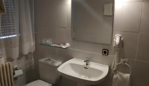 Economy Triple Room