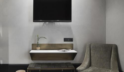 Double or Twin Room (1-2 Adults)