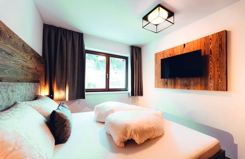 Ladis Apartment | Quiet apartment hotel at the castle lake of Ladis/Tyrol (pet friendly)