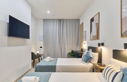 Badalona Hostel | Sant Adrià Urban Suites by gaiarooms