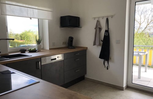 Medlingen Apartment | Spaceous apartment with garden for 8 persons