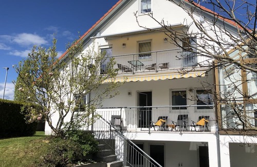 Medlingen Apartment | Spaceous apartment with garden for 8 persons