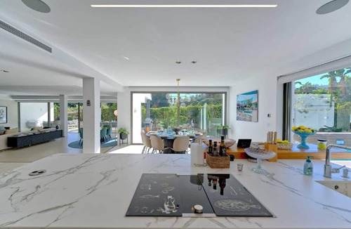 Puerto Banus Villa | Spacious Villa for 12 in Puerto Banus