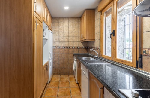 El Tiemblo House | 'El Mirador De La Reina' with Mountain Views, Private Terrace and Air Conditioning