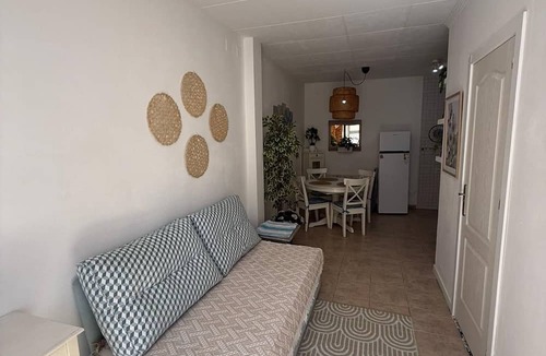 Amposta House | The dambosta hut, ideal for families (pet friendly).