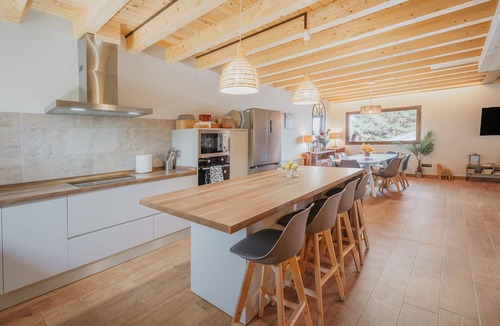 Peguerinos House | Casa Rural Las Damas – Private Indoor Pool, 5 Bedrooms & Mountain Views