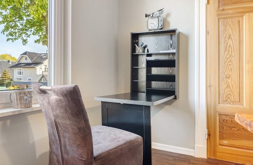 Iserbrook Apartment | Apartment 'bei der alten Keksfabrik' with Balcony and Wi-Fi