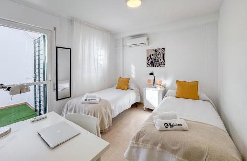 El Palo Apartment | Villamarina del Palo Beach by Stay Belonio