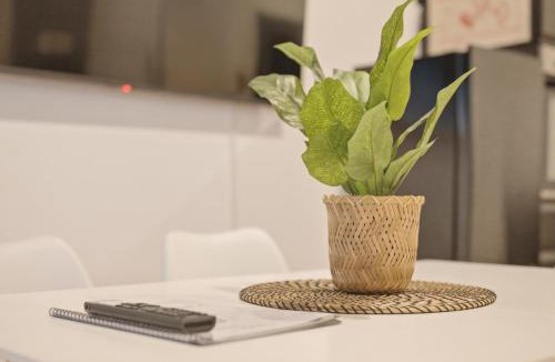 Ludwigsburg Apartment | LudwigsCozyEscape - Design Loft mit großer Wohnküche am Residenzschloss, 6 Gäste, SmartTV in jedem Zimmer, Highspeed WLAN, Workspace, 24h Self Check-in, Parkplatz 2 Min