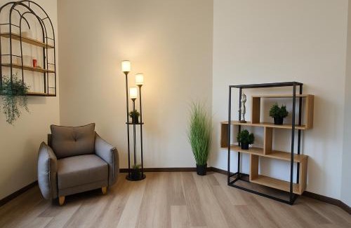 Schweinau Apartment | YFB-170m2 Apartment für bis zu 15, modern, 1min zu UBahn, Ruhige Lage, Parkplätze, WIFI, Netflix, Kindergerecht