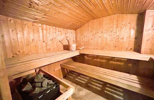 Gorbitz-Sud House | Ferienhaus Landeskrone für 10 Personen mit Sauna, Terrasse, inkl Parkplatz in Dresden