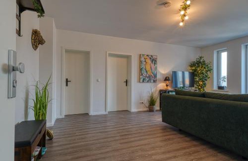 Ostorf Apartment | Zuarin Seeblick - Ganzes Apartment direkt am Schlossgarten von Schwerin mit Dschungelfeeling