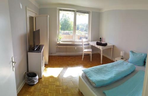 Kronshagen Apartment | Ferienwohnung in Kronshagen Monteurwohnung 3 Zimmer 70 m2, Küche und Badezimmer, 3 OG