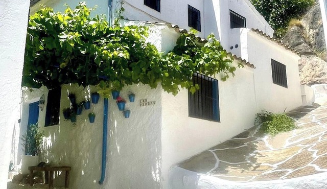 House Sleeps 4 With Mountain Views
