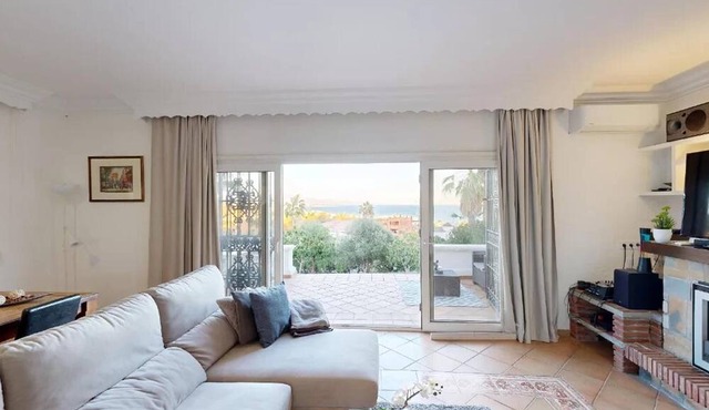 House - Sleeps 8 - Hot Tub - Pool - Beach Access