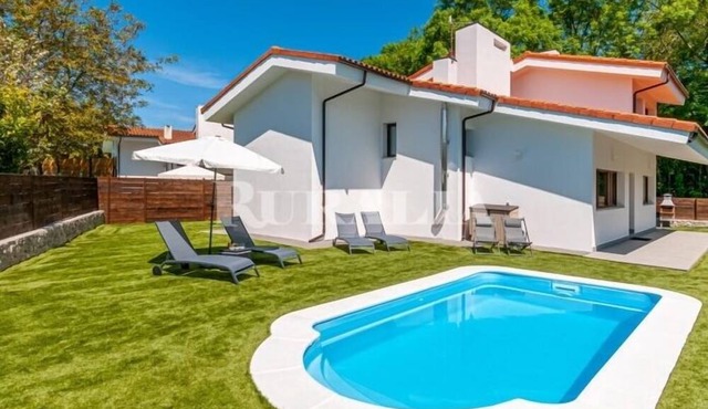 Villa Valdés - country house with private pool in Llanes, Northern Spain
