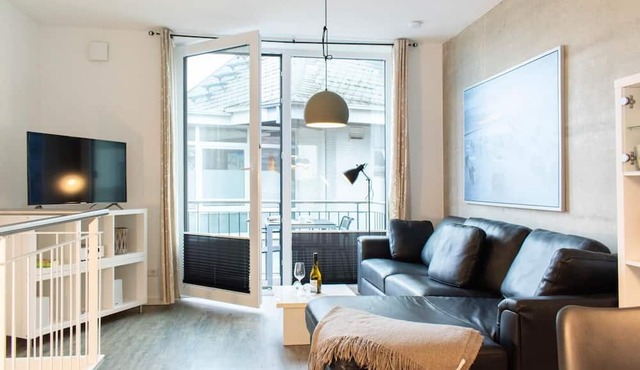 Apartment port edge