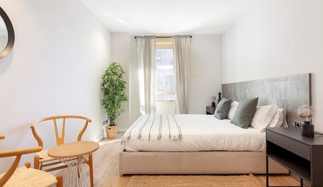 3 bedroom apartment Ronda Sant Pere - You Stylish