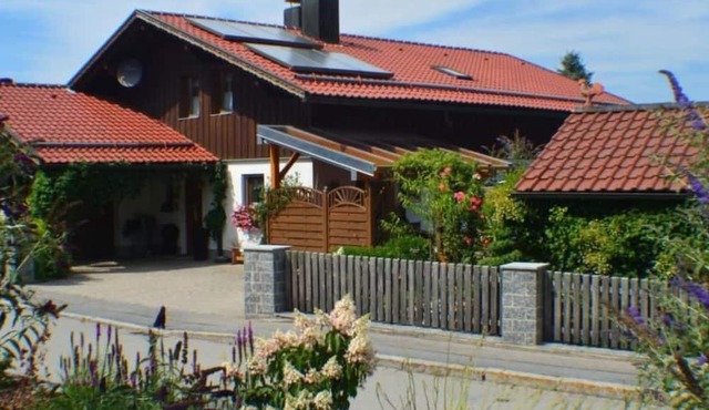Gemütliche Ferienwohnung in Weiherhäuser mit Garten und Terrasse by Interhome