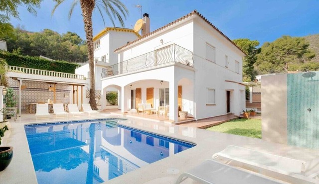 Villa with Pool, Just Renovated | Bellamar by Palmera