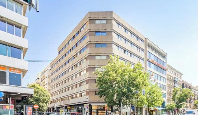 Premium 4BR Apartment in Madrid's Golden Salamanca District