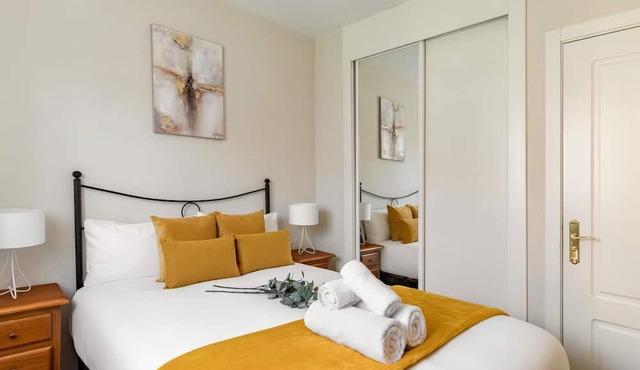 Charming Airport V - Design apartment next to the airport